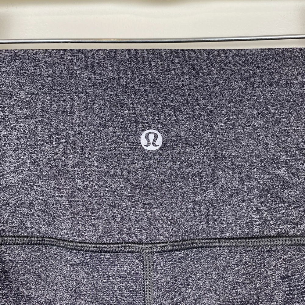 Lululemon Leggings Cropped Gray - Picture 5 of 8